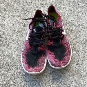 Nike running shoes like new